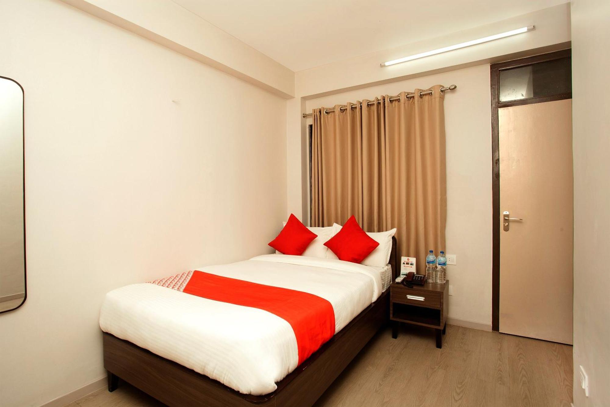 Oyo 626 Hotel Himchuli Kathmandu Buitenkant foto